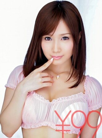 Let's see the passionate kiss and blowjob from a subjective point of view. Leave everything to Kojima Mina and just pull it out. Deep kissing in close-up. Nipple licking. She also takes the dick in her mouth and gives a blowjob. This is also