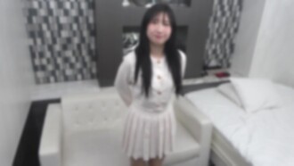 Phim [Limited release] A girl with long hair and fair skin and big breasts falls prey to a big-cocked amateur filmmaker. The huge cock, unlike her boyfriend's, digs deep into her pussy and she is overcome with pleasure.