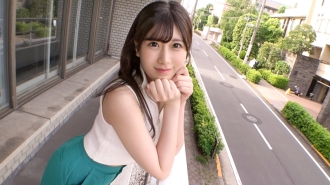 [Beautiful Breasts x Beautiful Butt] Her favorite type is ``chubby'' and her favorite position is ``the clinging missionary position'', and she is a neat and clean beauty who likes sex with a sense of security! You can't