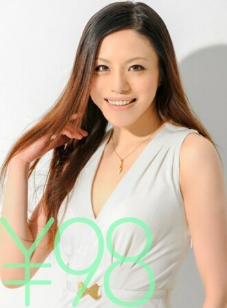 [Special Offer] Tall model Reika's AV debut sex! Her long, slender legs are beautiful in a standing doggy style. The actor gets on the sofa and thrusts even deeper, making her cum. She is thrust from below in a reverse cowgirl position, maki