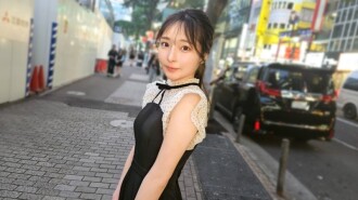 "[Angelic Beautiful Girl] Climaxes Over and Over Again with a Huge Cock She's Never Seen Before!? A beautiful girl in all her innocence is licked and made to cum over and over again in this tonight's sex scene!! [First Time Filmin