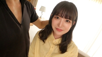 [I've only been with one person so far...] The way she fills her small mouth with dick is just as cute as a small animal! An actor whose voice leaks out from his tiny pussy... Take a look at the tight man who holds his dick in his mouth and