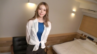 [UNCENSORED-LEAK] SIRO-5219 [Bristly gal] A cool gal with a height of 172cm appears! A role model gal who is so easy-going that she listens to everything you say! It feels so good that she squirts a lot from her hairy pussy! [First sh