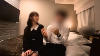 I let my cute girlfriend do it!!! At the end, she moans loudly and it's so cute♡♡ [Personal shooting] [Part 1] No.360